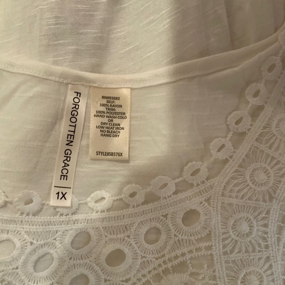 Lace Embroidered Detail Boho Peasant Top Plus Size 1X - Picture 5 of 5